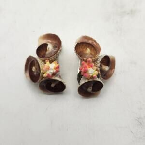 Vintage Seashell Clip Earrings Faux Coral Style Beach Nautical Souvenir Pair